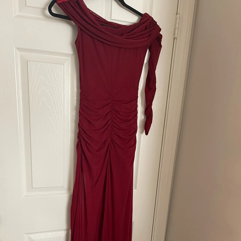 MAJORELLE Red Gown - Picture 4 of 7